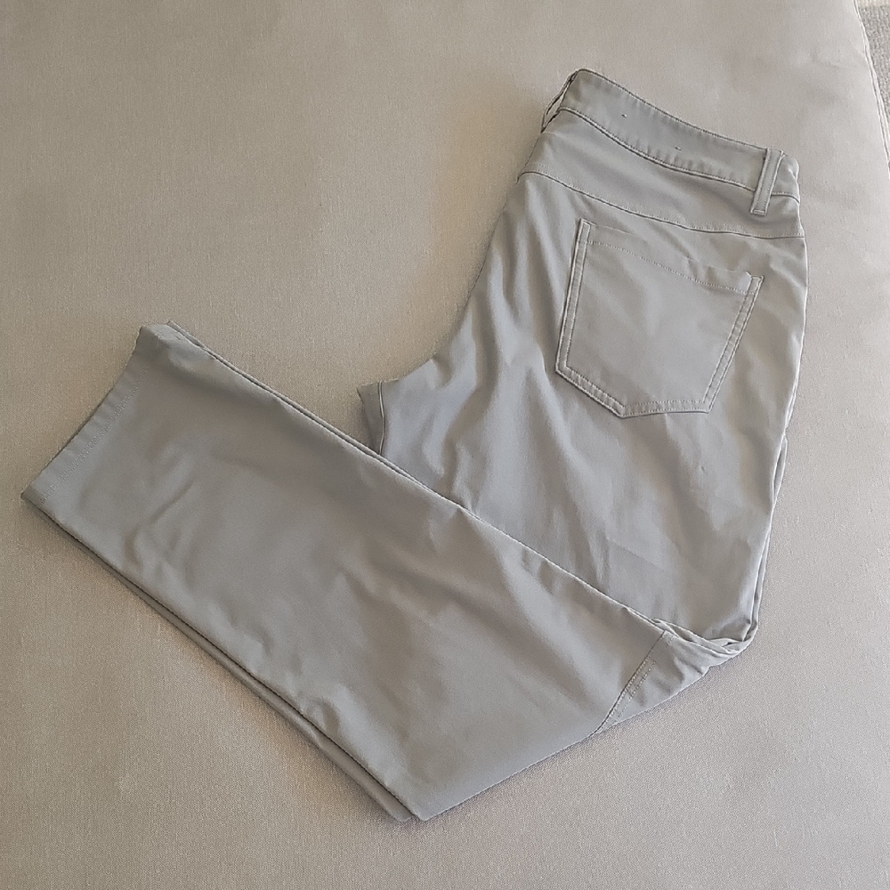 Men's Lululemon Green Casual Pants